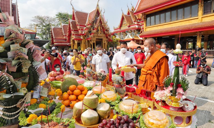 ปชช.แห่ร่วมพิธีเบิกเนตร "ท้าวเวสสุวรรณ จตุมหาราชิกา"