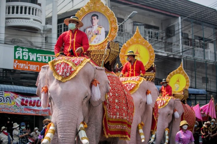 ขบวนแห่สงกรานต์อำเภอศรีราชาคว้าถ้วยพระราชทานกรมสมเด็จพระเทพฯ