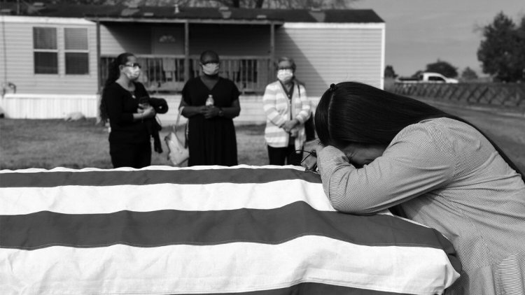 ลดธงครึ่งเสาไว้อาลัย!สหรัฐเศร้าโควิดคร่าชีวิตล้านศพชาติแรกของโลก