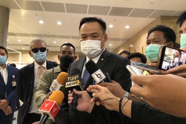 "อนุทิน" ยืนยัน ฟาวิพิราเวียร์ ไม่ขาดแคลน แจง สั่งเพิ่มเตรียมสำรอง เด็กเปิดเทอม