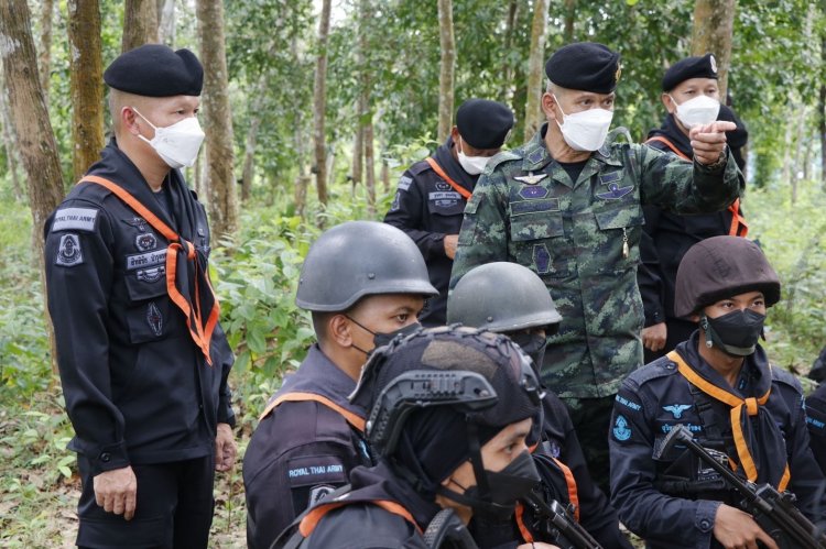 ผบ.ฉก.นราธิวาส ตรวจเยี่ยม และติดตามการปฎิบัติงานของชุดคุ้มครองตำบล (ชคต.) สาวอ