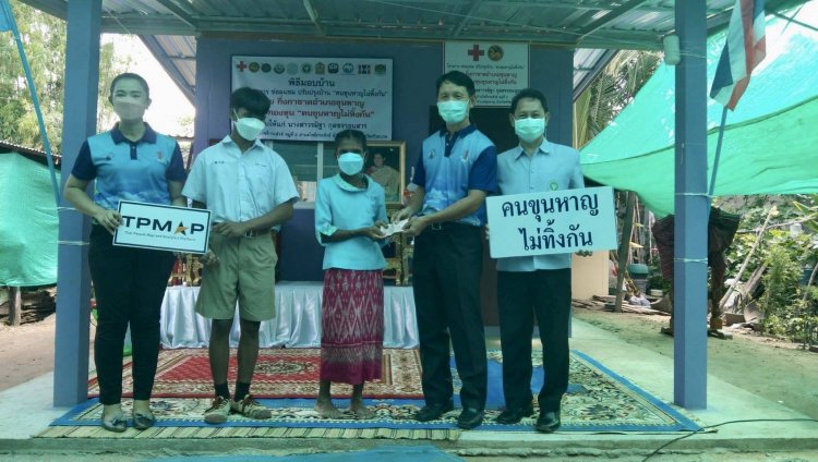 นอภ.ขุนหาญมอบบ้านให้แก่ผู้ยากไร้ ตามโครงการซ่อมแซม ปรับปรุง" บ้านคนขุนหาญไม่ทิ้งกัน"