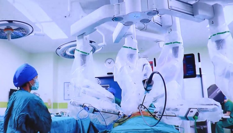 รพ.ม.อ. เปิดตัว “หุ่นยนต์” ช่วยผ่าตัดเครื่องแรก-เครื่องเดียวในภาคใต้ส่งผลดีต่อทั้งแพทย์ และผู้ป่วย