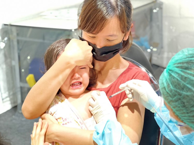 คาดปีใหม่ระบาดหนัก!'หมอเจษฎ์'ชวนคนโคราชนำเด็กมาฉีดวัคซีนโควิดลดอาการรุนแรงและเสียชีวิต