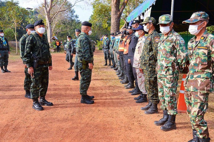 ผู้บัญชาการกองกำลังสุรนารี ลงพื้นที่ตรวจเยี่ยมจุดตรวจสุริยะวิถีชายแดนไทย-กัมพูชา