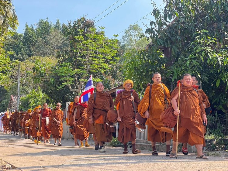 84 ชีวิต 84 ศรัทธา เดินเท้าธรรมจาริก 500 กม.เป็นวันที่ 4 สระแก้ว-ละหานทราย-พระธาตุพนม