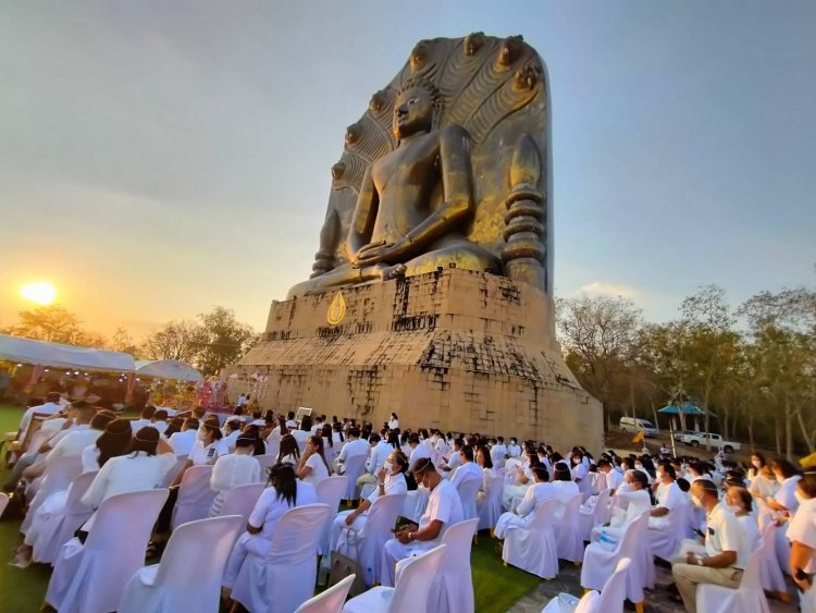 ปาฎิหารย์มีจริงแล้ว! หลังสวดบูชาดาวนพเคราะห์ ไฟป่าเขาอีโต้กว่าพันไร่ลามไม่ถึงองค์พระใหญ่