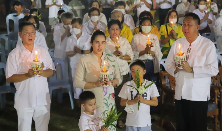 ผู้ว่าฯชลบุรี นำพุทธศาสนิกชนชาวชลบุรีร่วมประกอบพิธีเวียนเทียนเนื่องในวันมาฆบูชา 2566