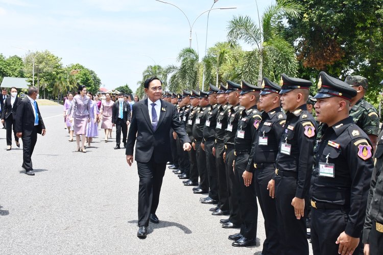 นายกฯประธานในงานวันคล้ายวันสถาปนากรมทหารราบที่ 21 รักษาพระองค์ ปีที่ 73 ค่ายนวมินทรราชินี อำเภอเมืองชลบุรี