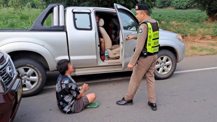 ตำรวจทางหลวงสุพรรณบุรีสกัดจับแก๊งค้ามนุษย์ซุก 7 ด้าวอัดแน่นเต็มคันรถ
