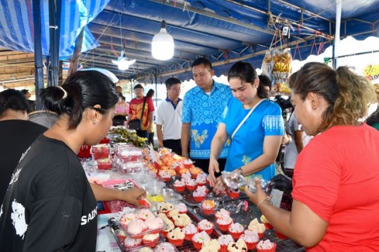 ผู้ว่าฯชลบุรีตรวจราคาสินค้าตรุษจีนกำชับห้ามเอาเปรียบผู้บริโภค