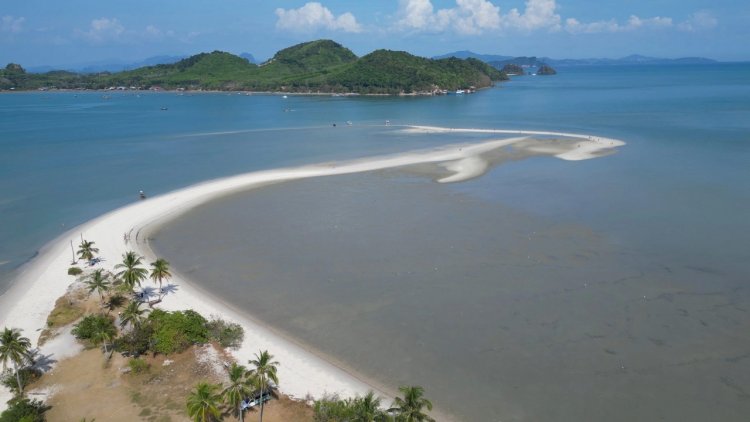 นทท.แห่เที่ยว"เกาะยาวใหญ่"พังงา มัลดีฟส์เมืองไทย สวยงามติดอันดับโลก
