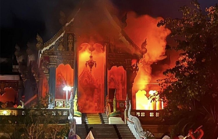 เศร้ารับปีใหมไทย! ไฟไหม้ อุโบสถใหม่ วัดพระธาตุบังพวน วอดทั้งหลัง