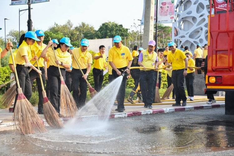 ผู้ว่าชลบุรี “Big Cleaning Day นำชลบุรีเป็นเมืองสะอาด”เฉลิมพระเกียรติในหลวง