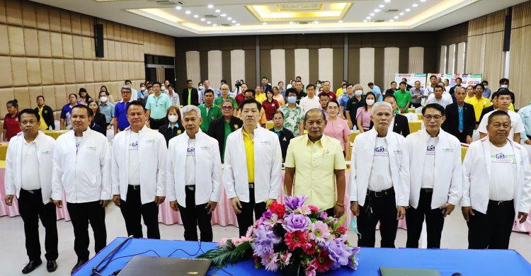 กกต.พิจิตร รุกเผยแพร่ความรู้วาที่ผู้สมัครสว.เกือบ 200 คน
