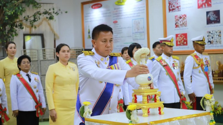 ชลบุรีประกอบพิธีเวียนเทียนสมโภชน้ำพระพุทธมนต์ศักดิ์สิทธิ์