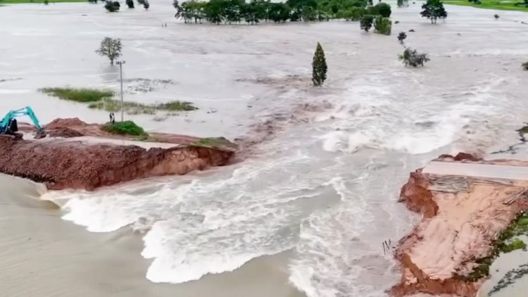 ฝนถล่ม"มหาสารคาม" อ่างเก็บน้ำแตก ทะลักท่วม 3 ตำบล ชาวบ้านเร่งอพยพอยู่ที่สูง