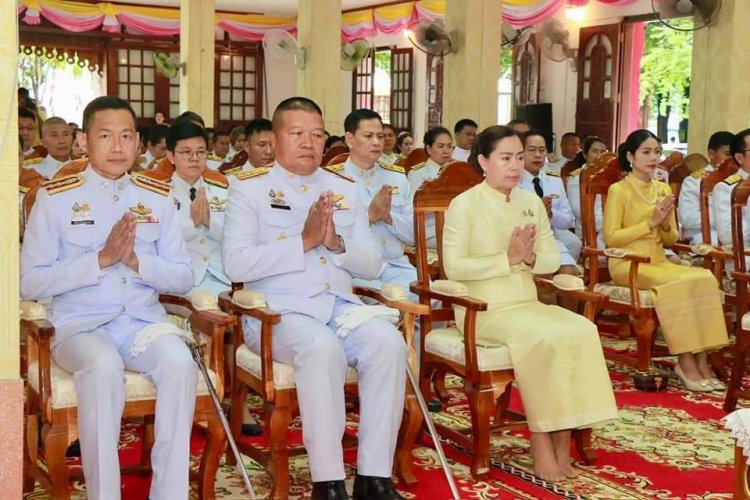 อำนาจเจริญ เจริญพระพุทธมนต์เฉลิมพระเกียรติถวายพระพรชัยมงคลพระบาทสมเด็จพระเจ้าอยู่หัว