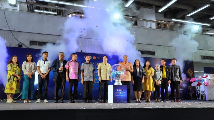ผู้ว่าฯปทุมธานีชวนเที่ยวงาน OTOP และของดีเมืองปทุมธานี กระตุ้นกำลังซื้อ-เศรษฐกิจ