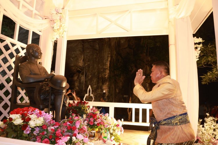 เปิดยิ่งใหญ่ตระการตา "รำลึก 171 ปี พระปิยมหาราช" ณ เกาะสีชัง ผลักดันเป็นเขตศก.พิเศษแห่งใหม่