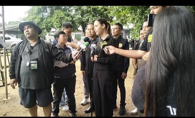 "ซาบีดา"รมช.มหาดไทยพร้อมญาติปักหลักที่โรงเรียนวัดเขาพระยารอรับศพ