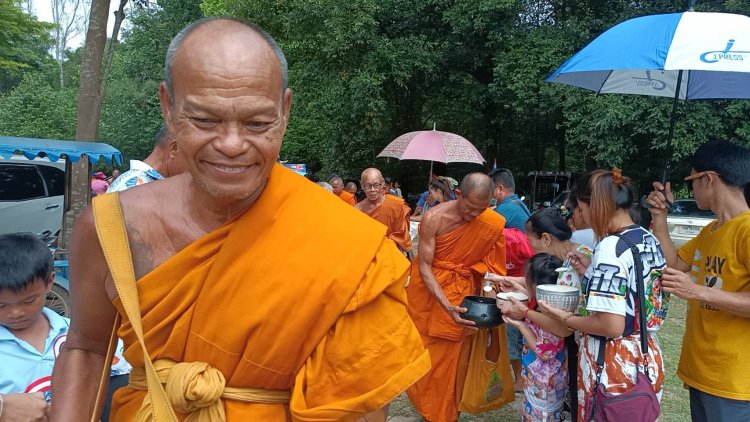 แห่งเดียวในไทย!ประเพณีทำบุญกินกลอยปราจีนบุรีก่อนออกพรรษาเดือน 11