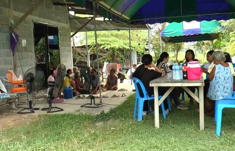 ญาติเฝ้ารอศพแรงงานในอิสราเอลกลับบ้านเกิดด้วยความโศกเศร้า