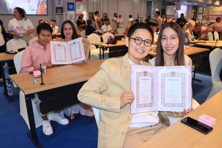 ยิ่งใหญ่และอบอุ่น! 23 คู่รัก LGBTQIAN+จดทะเบียนสมรสเท่าเทียมครั้งแรกในไทย