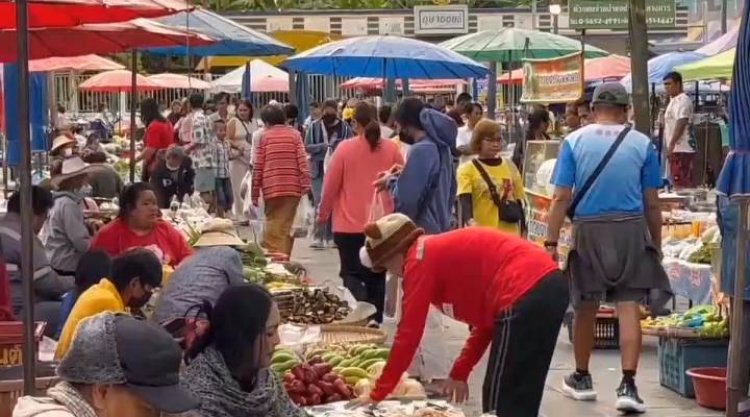 เทศกาลตรุษจีนคึกคักเงินสะพัดทั่วเมืองอุทัยธานี
