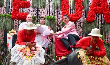 สวนนงนุชพัทยาเล่นใหญ่จดทะเบียนสมรสบนหลังช้างฉลองวันวาเลนไทน์ฉ่ำ