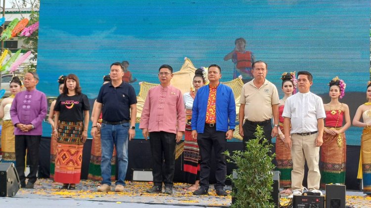 “สส.ปั้น”–“รองเสา”ร่วมเปิดงานการแข่งขัน มวยสยามคาดเชือก แม่ระมาด
