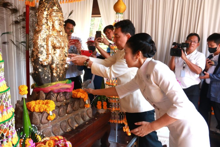 สืบสานประเพณี "บวงสรวงเจ้าพ่อศรีเทพ"ดึงดูดปชช.มาสักการะเจ้าพ่อศรีเทพ