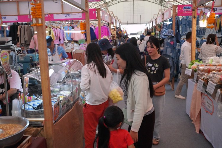 "ธีรรัตน์" ลุยอีสาน ประเดิมจัดงาน "โอทอป" ภูมิภาคอุดร