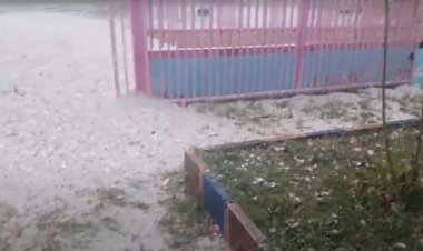 พายุฤดูร้อนถล่มเมืองเลย ฝนตกหนัก-ลูกเห็บตกเท่าลูกมะนาว ไม่มีผู้บาดเจ็บ