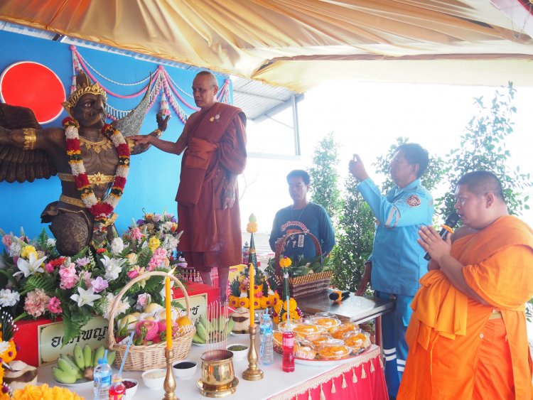 ชมรมโฮปสะพานบุญจัดพิธีเบิกเนตรองค์พญาครุฑ