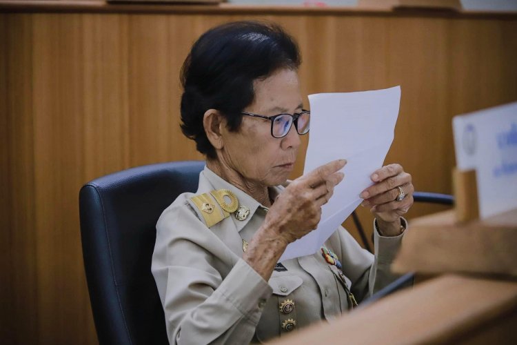 สภา.อบจ.ตาก เลือก “นางจันทรา อุดมโภชน์” เป็นประธานสภาฯ