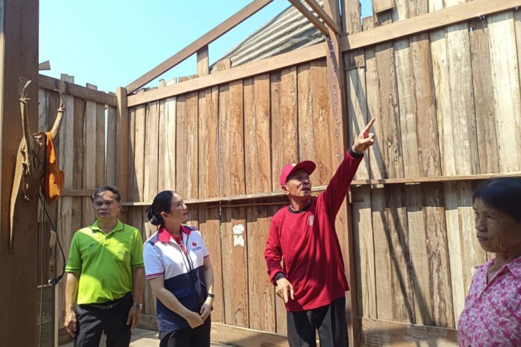 สุโขทัยระทม! พายุฤดูร้อนแผลงฤทธิ์พัดถล่มบ้านพังยับหลายพื้นที่