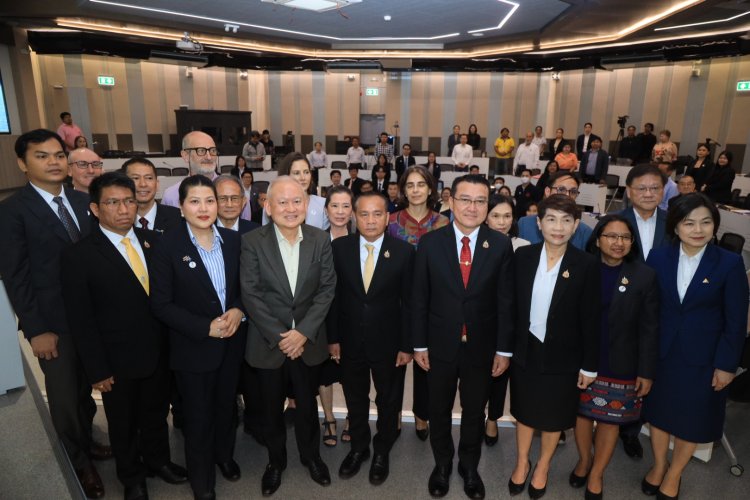ระดมสมองเสวนา “ความท้าทายด้านสิทธิมนุษยชน แรงงานเด็กและแรงงานบังคับ ในอุตสาหกรรมประมงและอาหารทะเลของไทย"