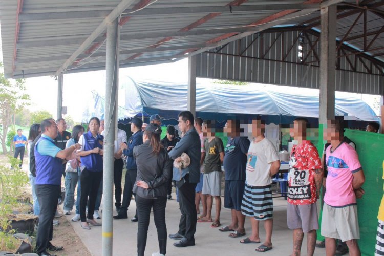 เลขารมต.มหาดไทยเยี่ยมศูนย์ฟื้นฟูสภาพทางสังคมจังหวัดศรีสะเกษ