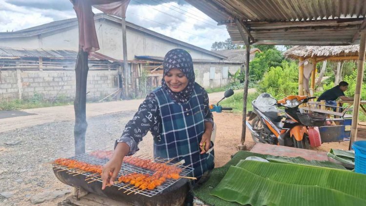 11 ปีแห่งตำนาน!! ‘ไก่ย่างกอและโบราณ’ ไม้ละ 5 บาท ‘อร่อยเท่าเดิม-ราคาคงเดิม’