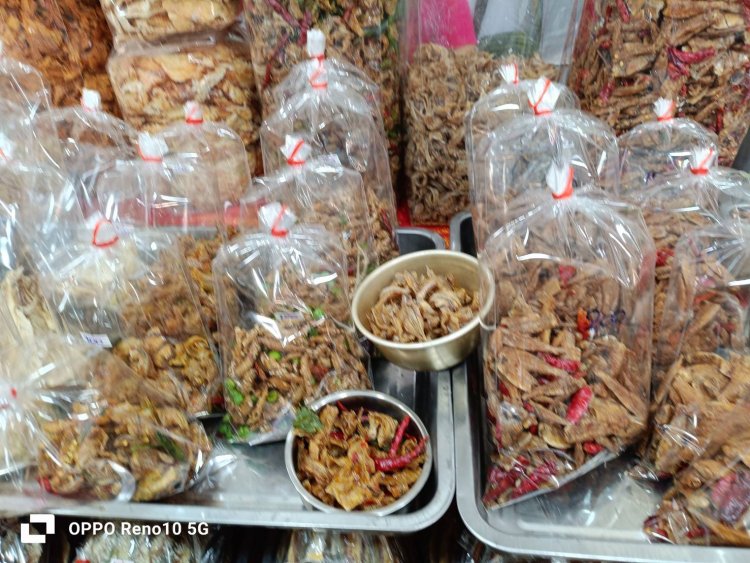 “ดรุณีอาหารทะเลแห้ง”บุกงานโอทอปเมืองเลย รับศก.แย่คนกำลังซื้อหด