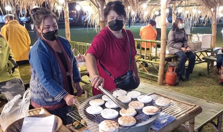 ข้าวปุ้นจี่ ขนมโบราณ อุดรธานี แปลกใหม่ รสชาติอร่อยมาก กินคู่แจ่วบองสุดแซบ