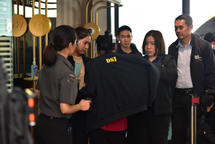 DSI ร่วม สตช. จับกุม “กชพร” สาวโบรคเกอร์แก๊งหมอบุญหลังหลบหนีจากไทยตั้งแต่ ก.ย. 67