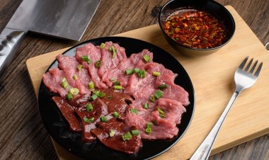 เตือน! เลี่ยงกินเนื้อดิบ หลังพบผู้เสียชีวิต "โรคแอนแทรกซ์" 1 ราย ย้ำอย่าตื่นตระหนก