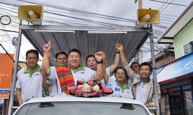 "เสี่ยก้อง"ว่าที่นายกทต.พิมาย ขึ้นรถแห่ขอบคุณชาวบ้าน ลั่นเดินหน้าพัฒนาพื้นที่ทันที
