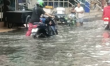 ชาวบ้านซ.เปรมฤทัยไม่ทน ร้องสื่อฝนตก 10 นาที ท่วมสูง 1 ม.กว่า 20 ปีไม่มีแก้ไข