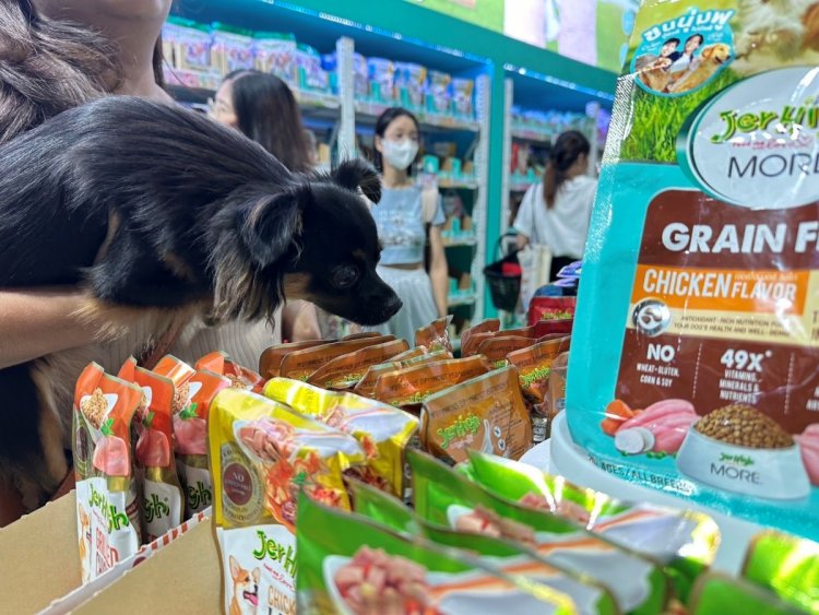 JerHigh-Jinny ส่งต่อ 'ทุกมื้อคือความรัก' ที่งาน 'Pet Expo Thailand 2025'