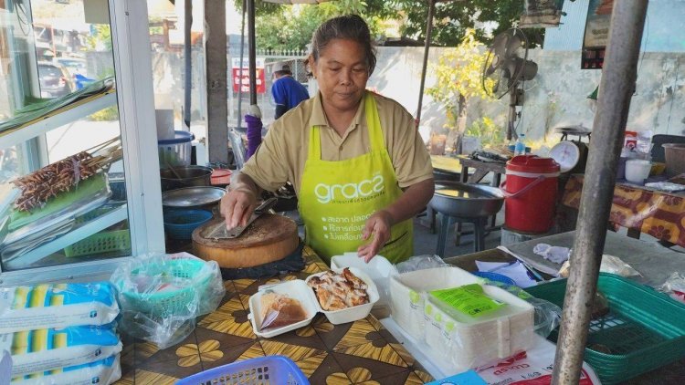 รายได้สุดปัง!ไก่ย่างสูตรเด็ด "เจ๊กรูด"พิมาย อร่อยโดนใจ ราคาไม่แพง