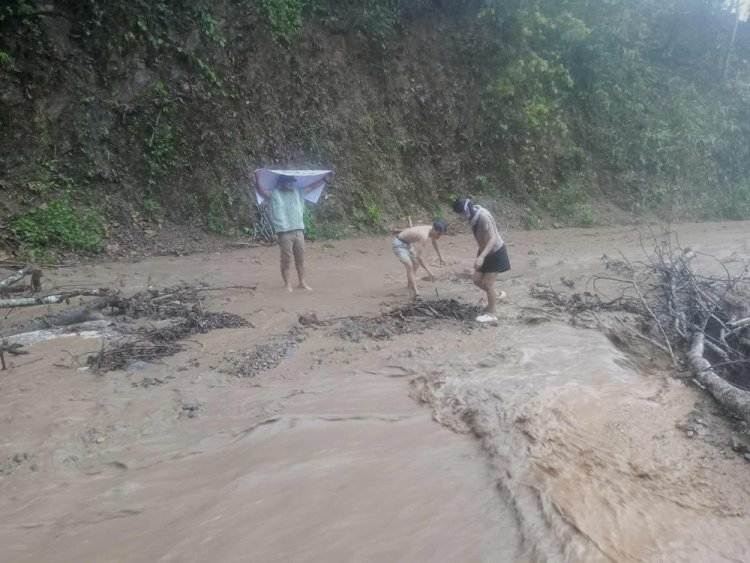 ฝนตกหนัก!น้ำป่าทะลัก'แม่สะเรียง-สบเมย'เตือนปชช.เฝ้าระวังใกล้ชิด
