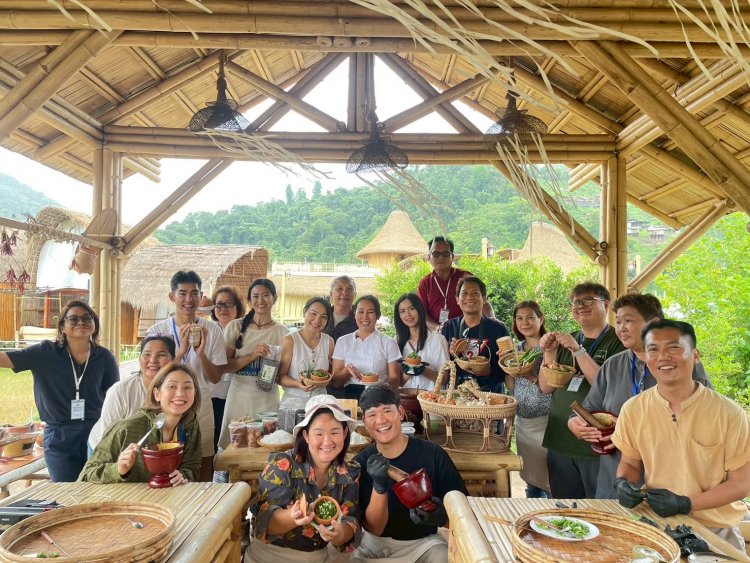 การท่องเที่ยวและกีฬาจังหวัดน่าน เปิดเส้นทาง Fam Trip ลัดเลาะคาเฟ่น่าน จิบกาแฟกลางวิวเขาท่ามกลางสายฝนฉ่ำ ปนไอหมอก ดึง Influencer – สื่อมวลชน โปรโมทกาแฟน่าน กระตุ้นท่องเที่ยว
